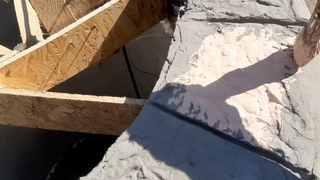 Декоративный камень из плиточного клея на колодце (часть 2) смотреть онлайн