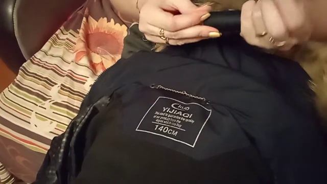 Как правильно пришить вешалку к куртке.