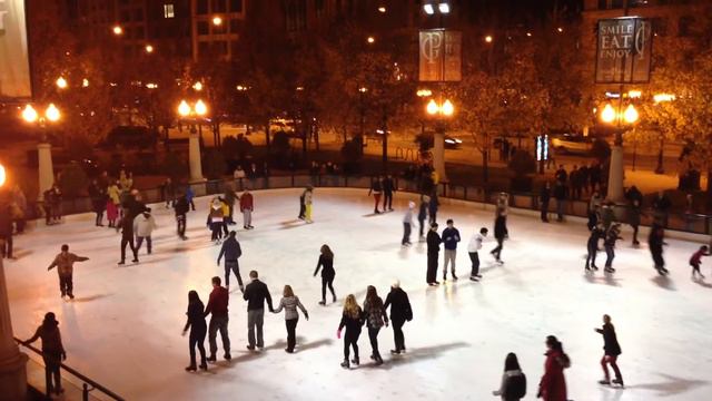 Каток в Милленниум парке Чикаго СШA [Америка с Айфона] смотреть онлайн