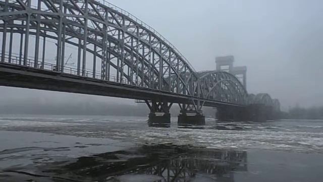 Neva river 12.12.2013 Нева (Финляндский железнодорожный мост)