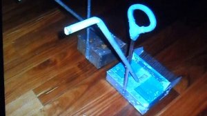 Комбайн для сбора клюквы и черники.