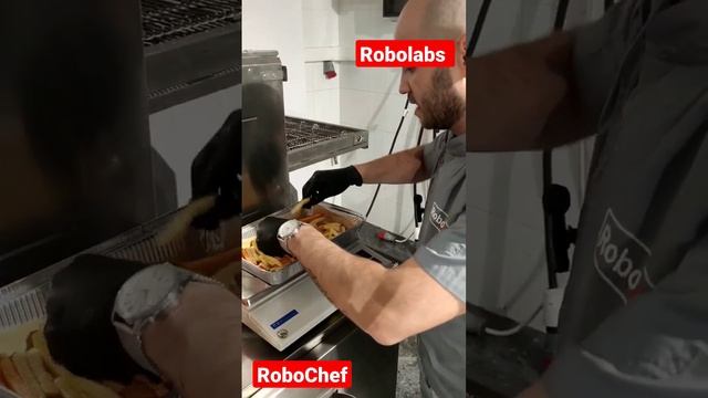 Фри в конвейерной печи RoboChef