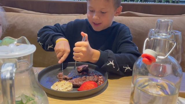 Поужинали в THE БЫК смотреть онлайн