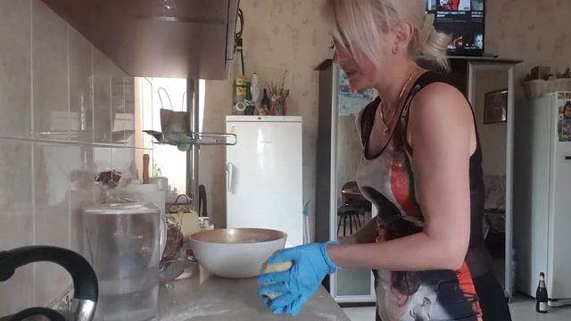 Пеку пирог с ревенем! Получится ли???! Болталки/дождик продолжается. смотреть онлайн