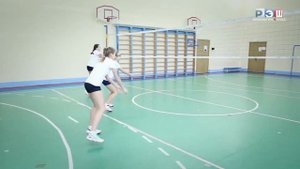Волейбол. Стойки и перемещения в волейболе