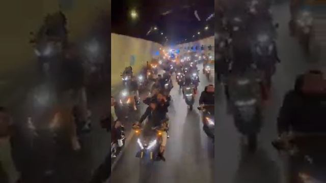 UNBELIEVABLE NAPOLI'S STREET MIDNIGHT CELEBRATIONS AFTER BEATING JUVENTUS💛#italiano