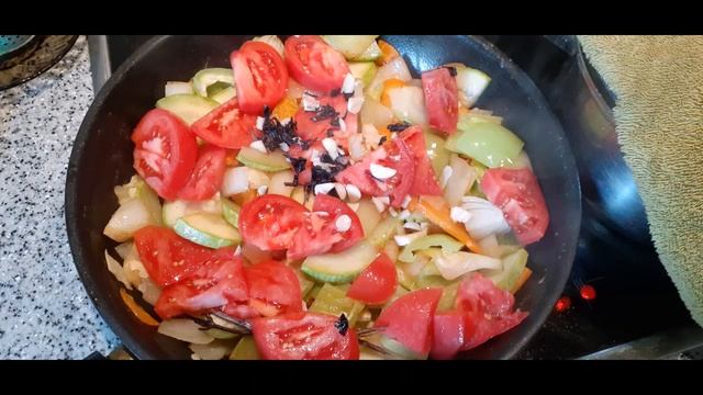 1 Быстро готовим рыбу сом под овощами и кисло сладким соусом fish catfish under vegetables от NVK. смотреть онлайн