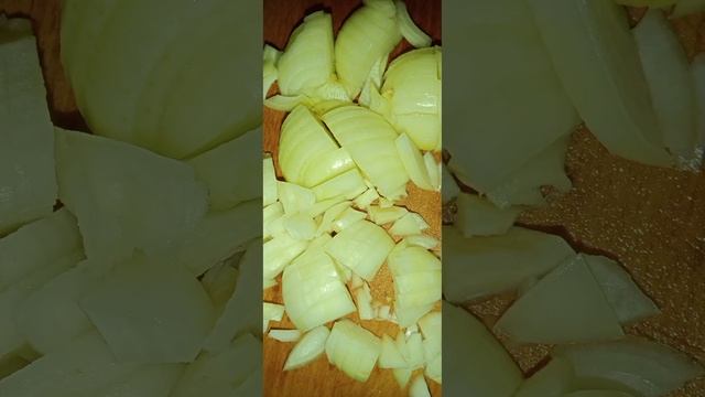 купаты с картошкой в духовке. смотреть онлайн