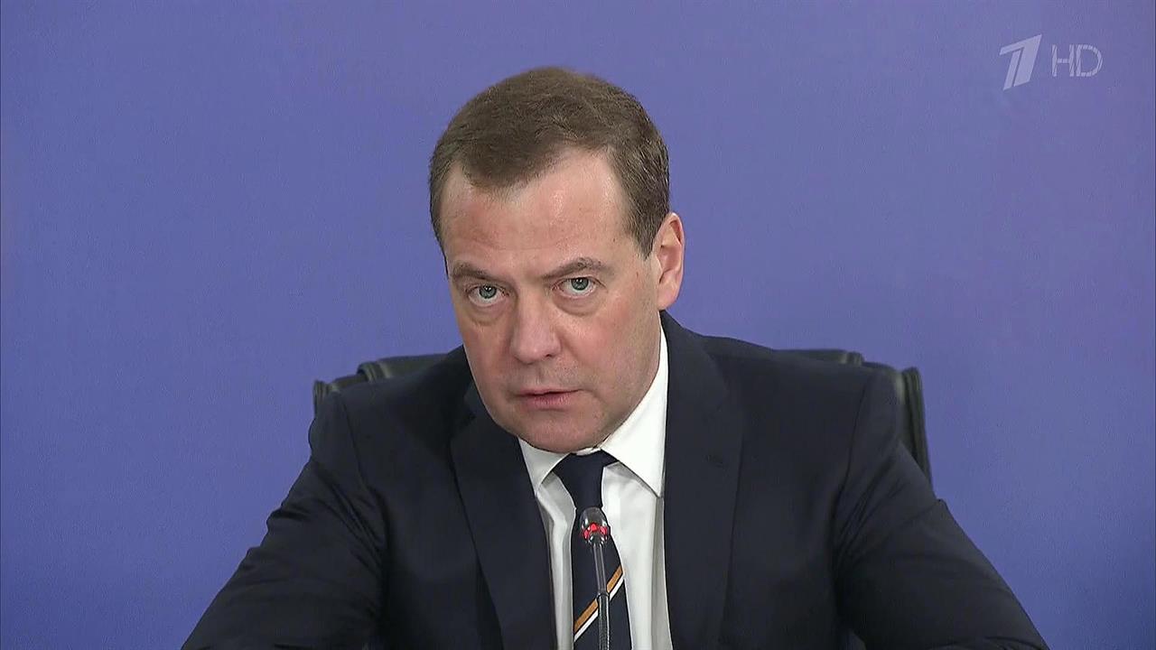 Дмитрий Медведев сообщил, что в национальный проект "Жилье и городская среда" будет вложено около...