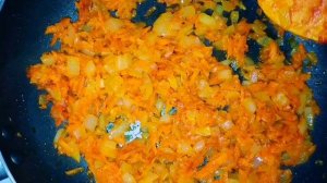 Макароны с сосисками на сковороде. Рецепт быстрого ужина