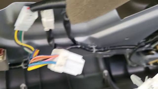 How to fix & replace Rear Lift gate Latch Lock 2004-2010 Infiniti QX56 Nissan Armada смотреть онлайн