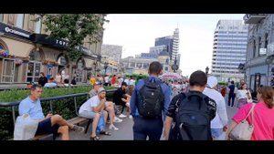 В Казани жара плюс 38 💕 Уличные певцы на Баумана в Казани через каждые 50 метров 💕 На любой вкус.