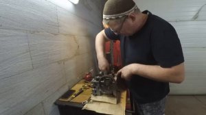 TOYOTA как взвести шестерню р вала ?