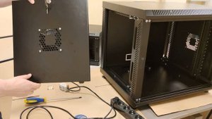 Установка вентилятора 120x120 мм в настенный серверный шкаф серии MGSWA и MGSWL