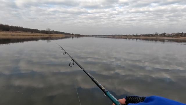 ЛОВЛЯ СУДАКА НА СПИННИНГ С БЕРЕГА ЛУЧШАЯ ВЕСЕННЯЯ ПРИМАНКА смотреть онлайн
