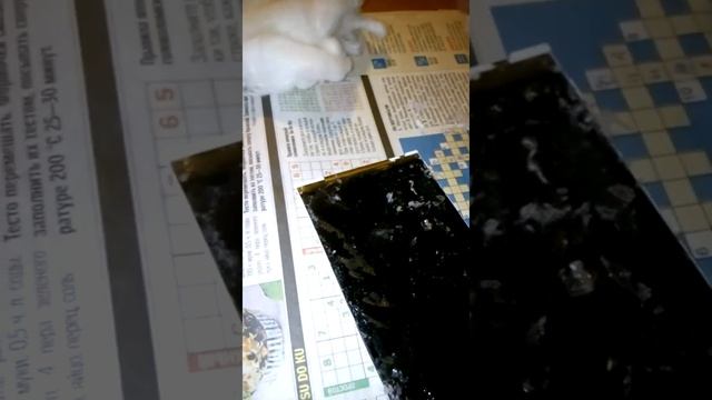 Очистка экрана телефона от клея