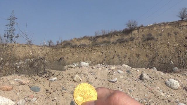 Желтый цвет монет уже радует смотреть онлайн