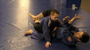 БЖЖ: верхний захват - удушение отворотом/BJJ: the upper grip and the collar choke