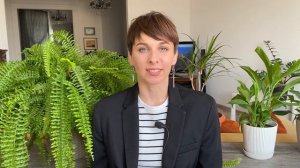 5 вариантов с чем носить трикотажный жилет