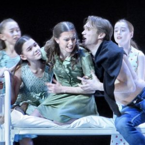 Нина Капцова в роли Долли (Анна Каренина).mp4