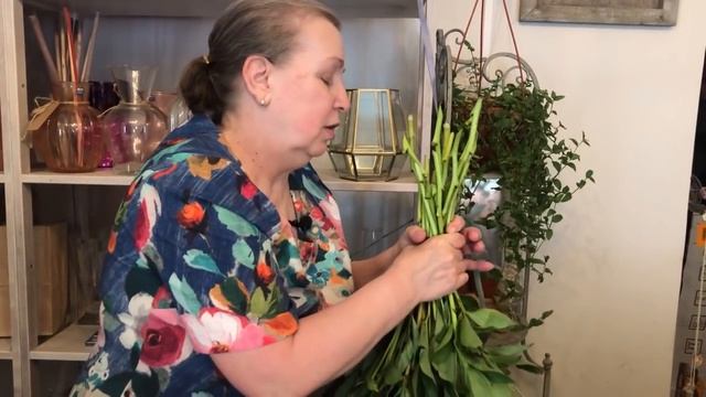Складываем и упаковываем букет из пионов. Спиральная техника. Флористика для начинающих