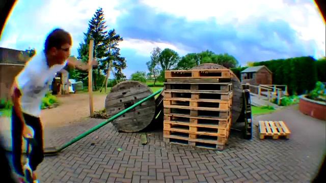 Прыжок на уницикле в высоту 141 см www.m-interes.ru смотреть онлайн