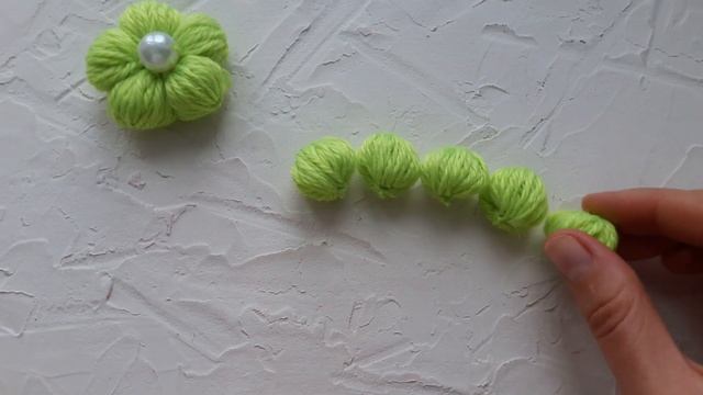 Как сделать пышный цветок без спиц и крючка! Super Easy Woolen Flower!