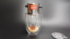 Видео заваривания кофе с помощью устройства Фин