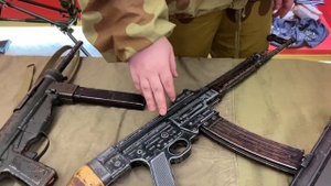 Сравниваю немецкий Штурмгевер и автомат Калашникова. Наш автомат копия немекого StG 44 ?