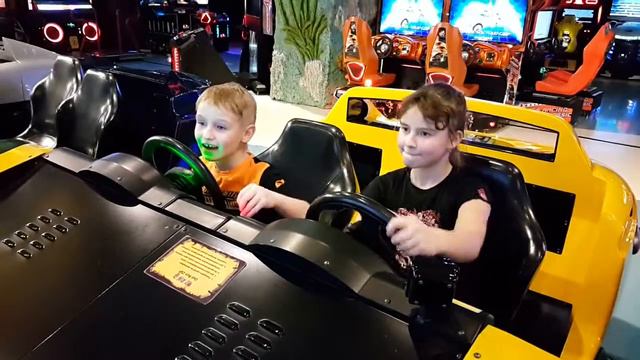 Дети на аттракционах смотреть онлайн