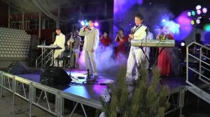 Дангинамни-исп. композитор и музыкант группы "Үетэн" Ринчин Бурхиев