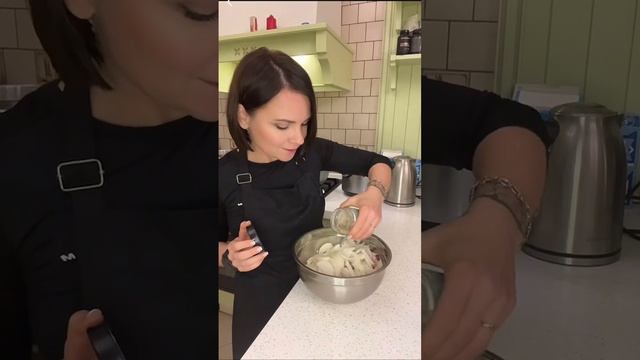 Вкуснейшая баранина с луком в собственном соку?