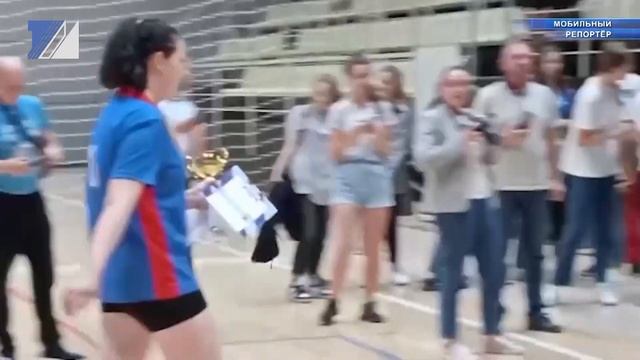 Сборная команда девушек по волейболу школы №4 стала чемпионами Кузбасса смотреть онлайн