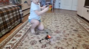 Вертолет heliсopter на радиоуправлении / Первый запуск вертолета на пульте управления.