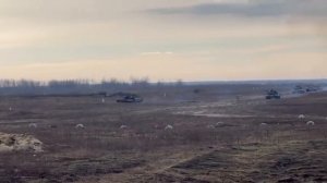 Колонна сделанных в Польше танков PT-91 Twardy в Украине.