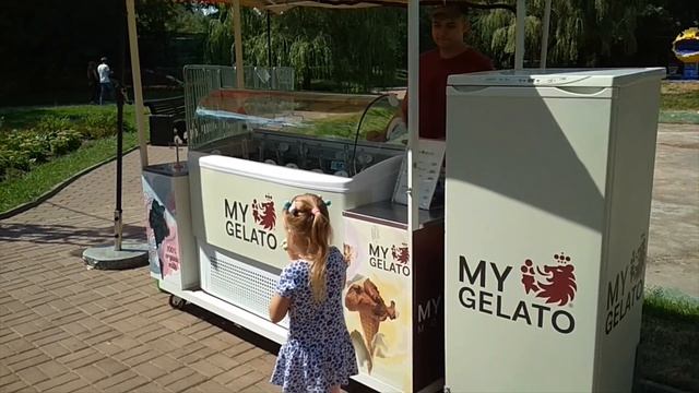 Екатерининский парк в Москве. Влог от Little Li смотреть онлайн