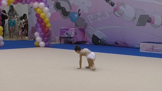 Леденёва Ярослава 2015 г.р. БП тренер Петровксая Е.Н. смотреть онлайн