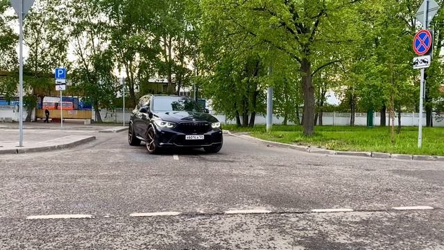 BMW X5M и его дерзкий выхлоп !!! смотреть онлайн