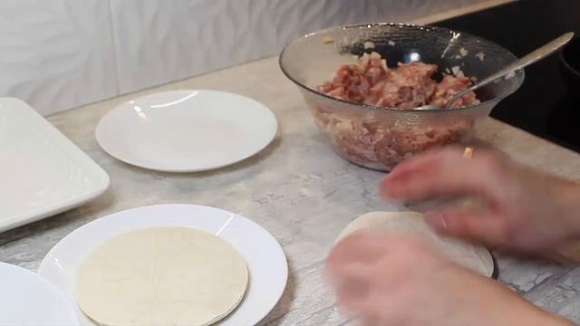 ШЕДЕВРАЛЬНО! Реально приготовила за 10 минут! Лепешки без замеса и раскатывания теста!