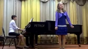 Детство начинается с маминой улыбки