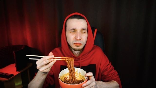 ОБЗОР НА САМЫЙ ОСТРЫЙ ДОШИРАК! ПРОБУЮ ОГНЕННЫЙ КИМЧИ САМЯНГ БУЛДАК #остраялапша #обзор