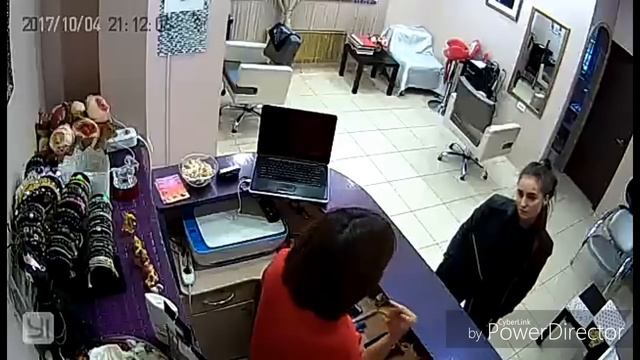 !Администратор избивает сотрудницу в салоне красоты смотреть онлайн