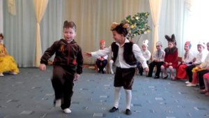 Забавные медведи на утреннике в детском саду. Праздник осени - 2014 г.