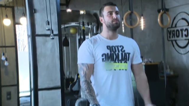 Factory Athletic pazarsüprizi смотреть онлайн