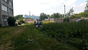 Покос бурьяна погрузчиком JCB (ч.1)