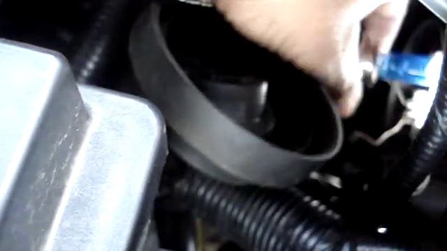 REPLACE BULBS H4 NISSAN JUKE смотреть онлайн