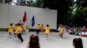 Старый Крым. День Защиты Детей! Танец ромашки.  Детский сад "Березка"