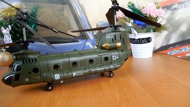 Распаковка и обзор вертолета на радиоуправлении - Чинук смотреть онлайн