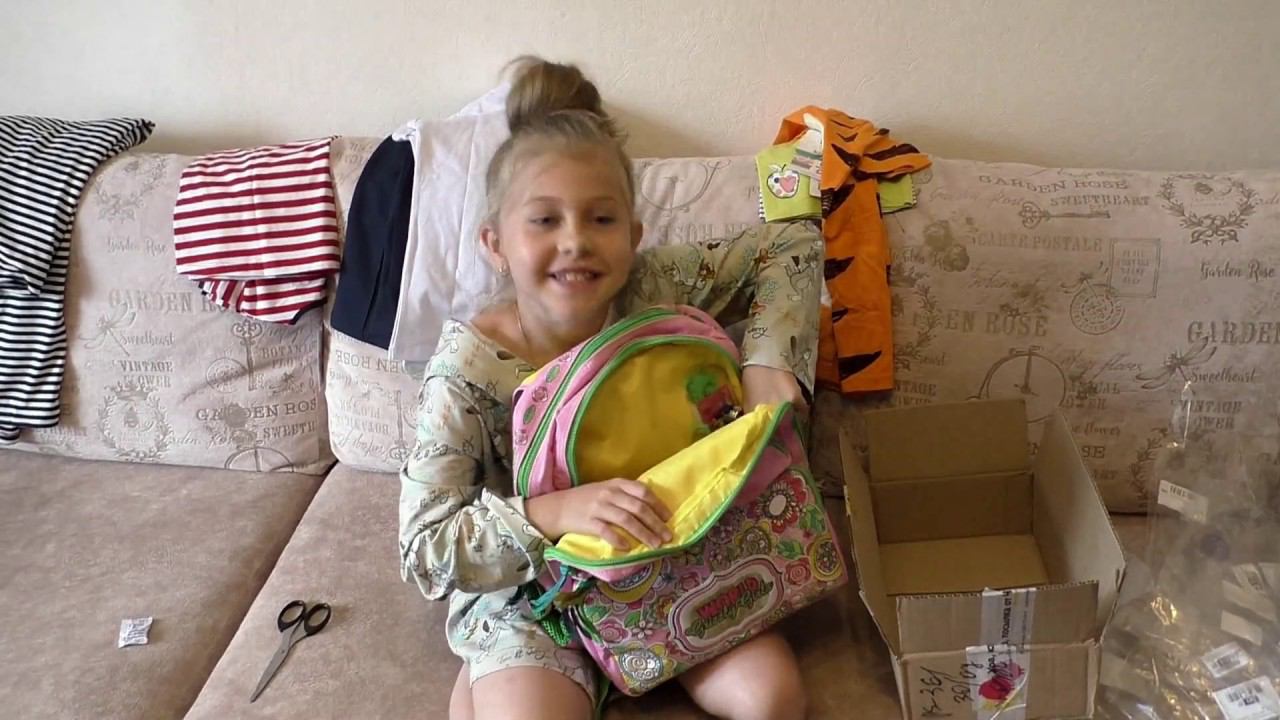 Одеваюсь в школу ютуб. Собираюсь в школу видео. Влог одеваюсь в школу. Мое утро собираюсь в школу. Фанни 4 ютуб канал.