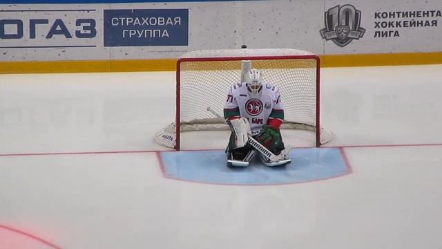 Emil Garipov warms up during the Spartak@Ak Bars hockey game 06.01.18 смотреть онлайн
